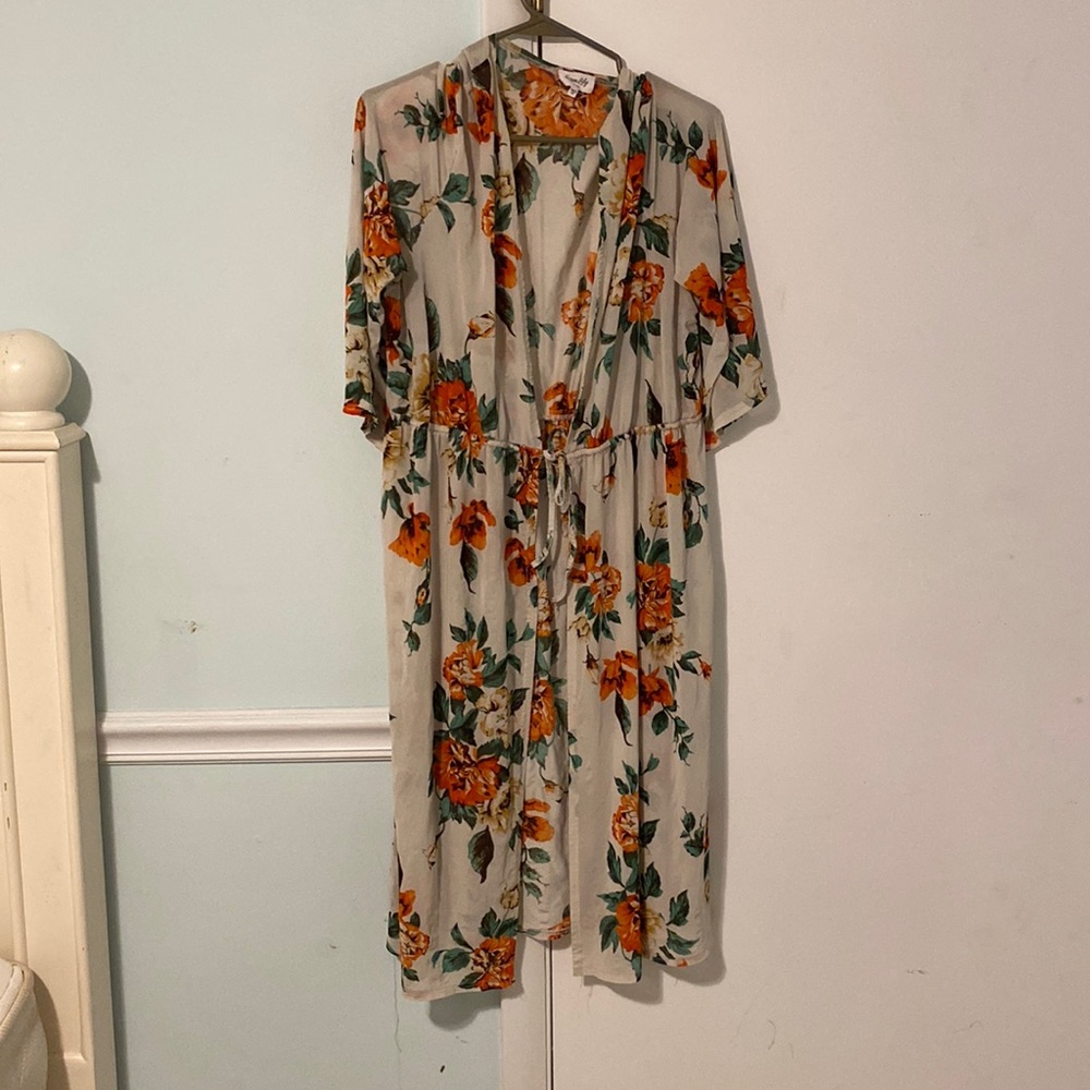 Cardigan. Silky material